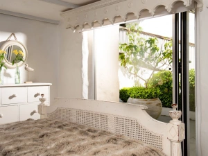 Beautiful views out to the garden from the king sized bedroom - Carvossa