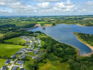 Roadford lake and the Lodges - Buttercup Lodge 