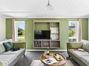 Cosy living room with smart Tv and free wi-fi - Rose Lodge