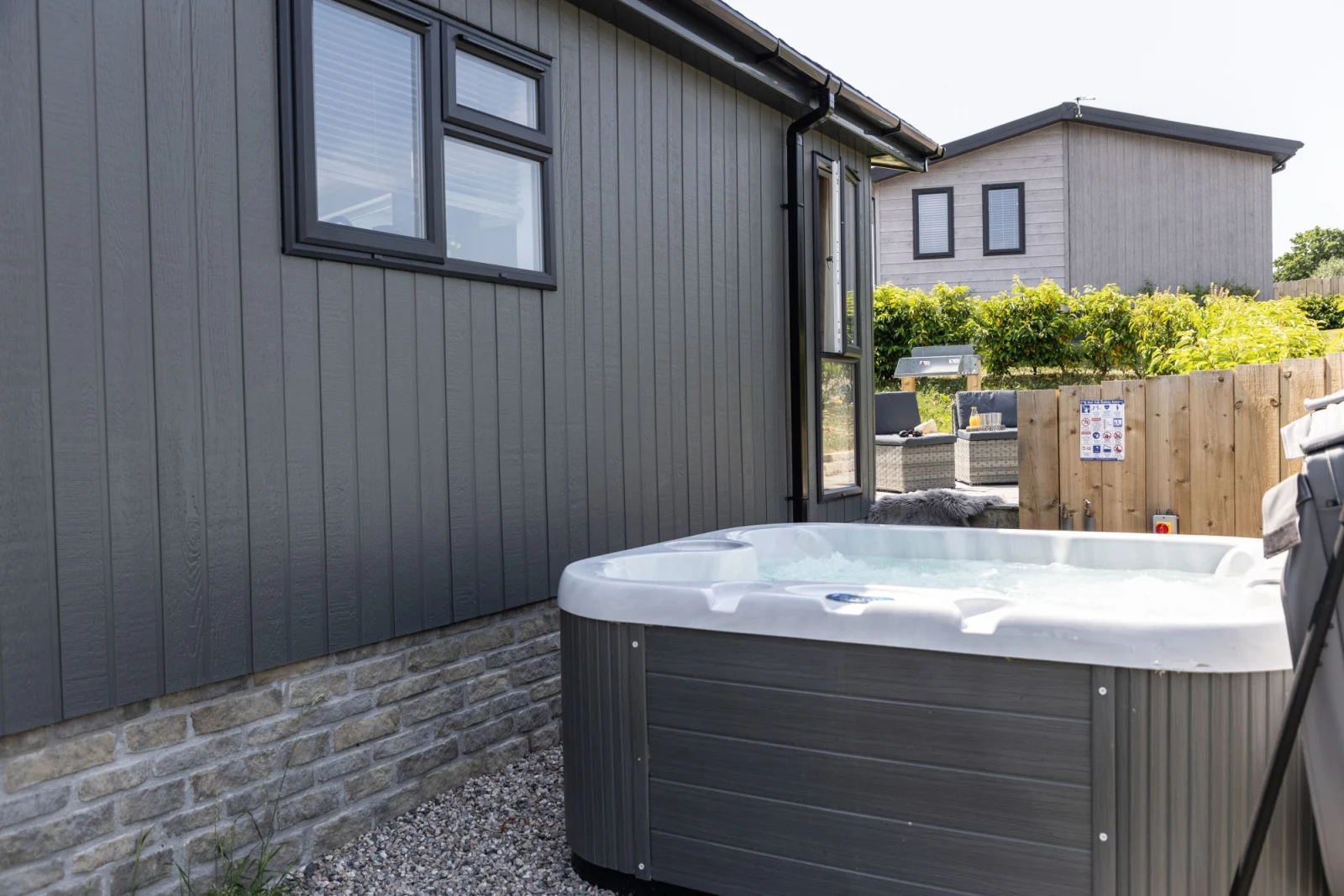 Private hot tub for lodge guests only - Rose Lodge