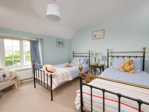 The twin bedroom - Pump Cottage 