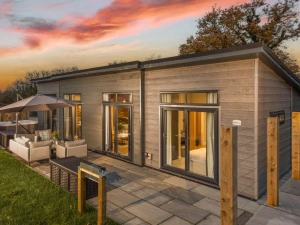 Hawthorne Lodge, 15 Roadford Lake Lodges