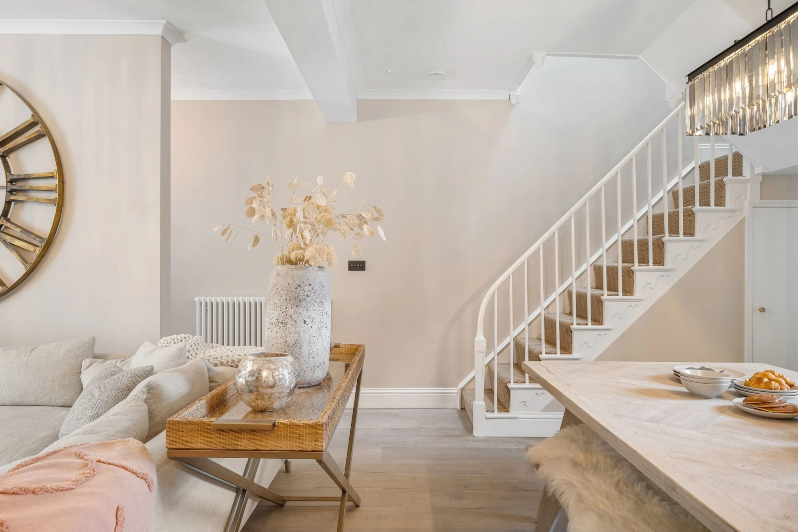 Entrance to the property leading to ground floor space - Tregurno