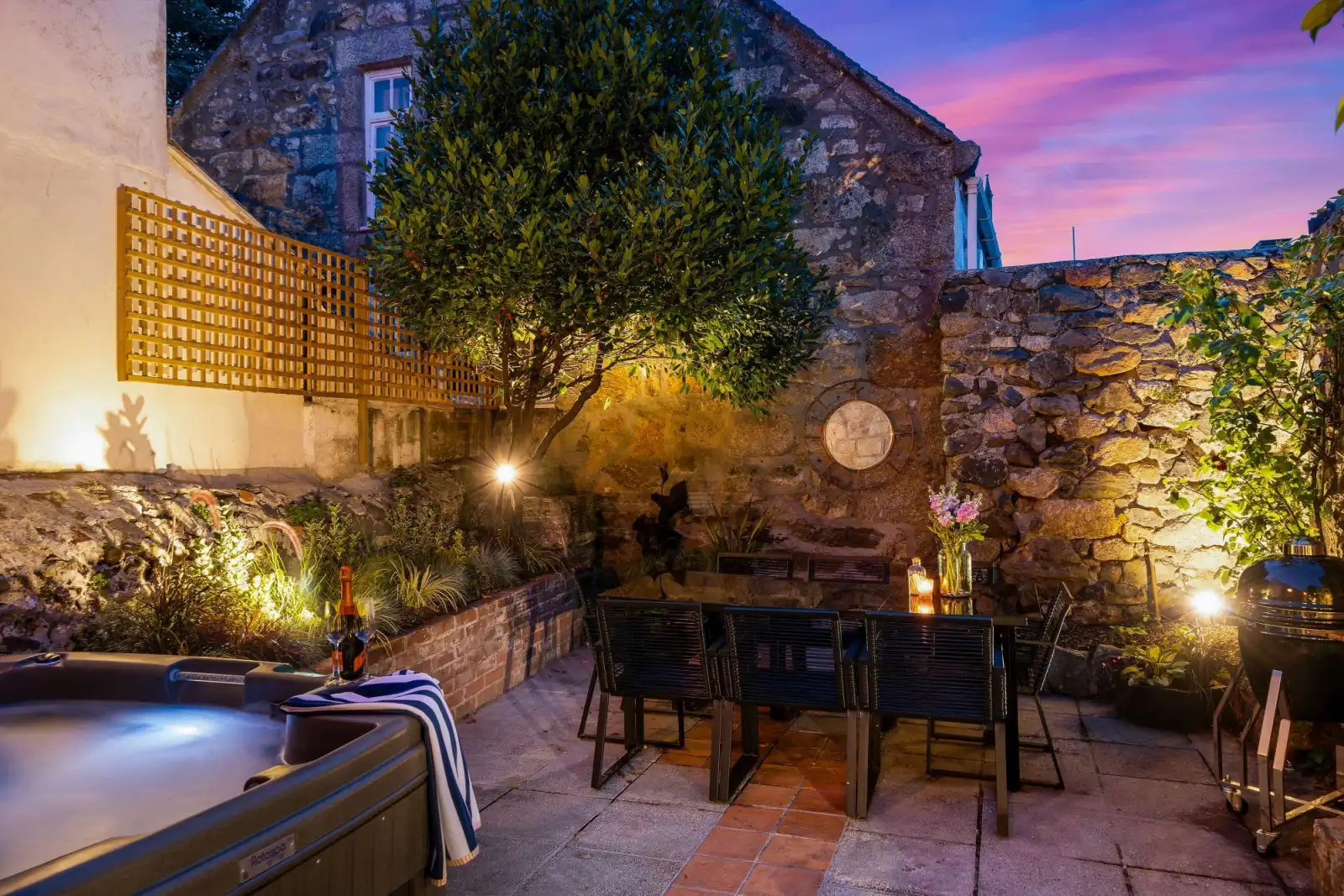 Outside area - Tregurno