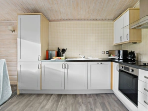 Kitchen with oven, hob, kettle, microwave , toaster and dishwasher - Chestnut, 6 Fingle Glen Lodges
