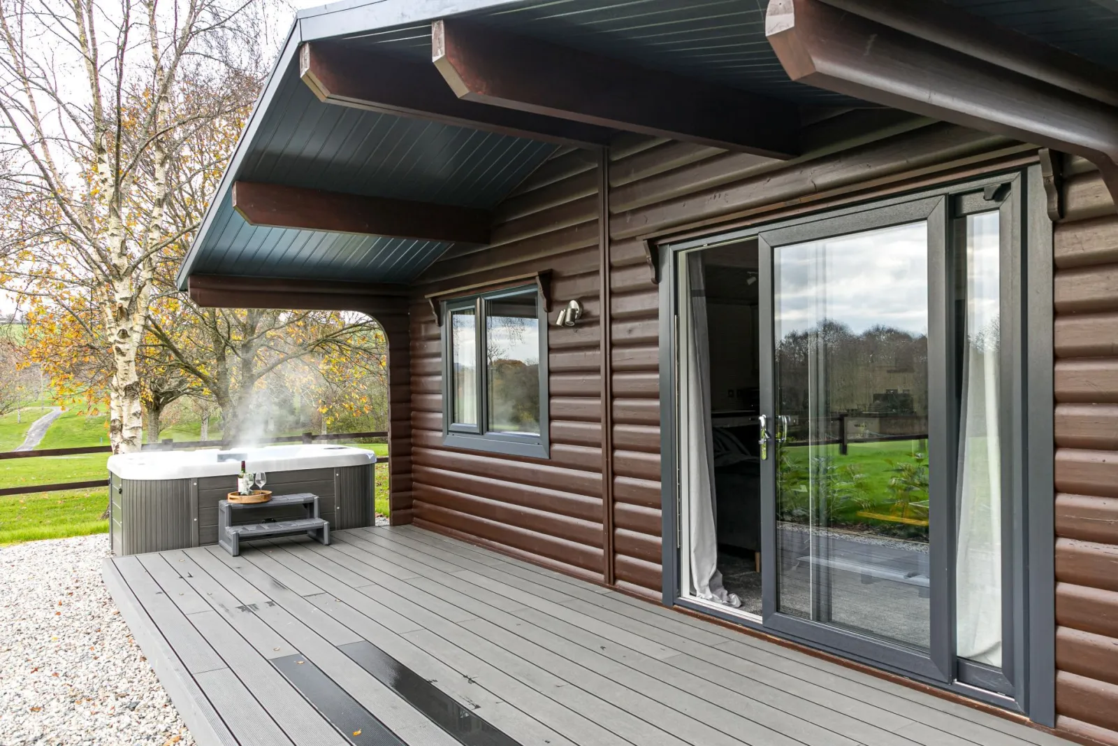 Outside and decking with hot tub - Chestnut, 6 Fingle Glen Lodges
