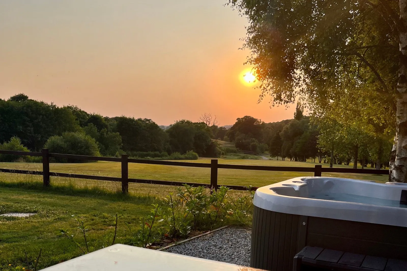 Sunset over the golf course - Chestnut, 6 Fingle Glen Lodges