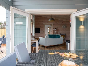 Access to decking outside - Croftner, Great Field Lodges
