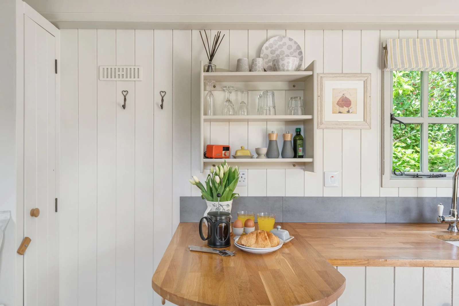 Kitchenette-Apple Blossom Lodge-Devon Heaven Hideaways