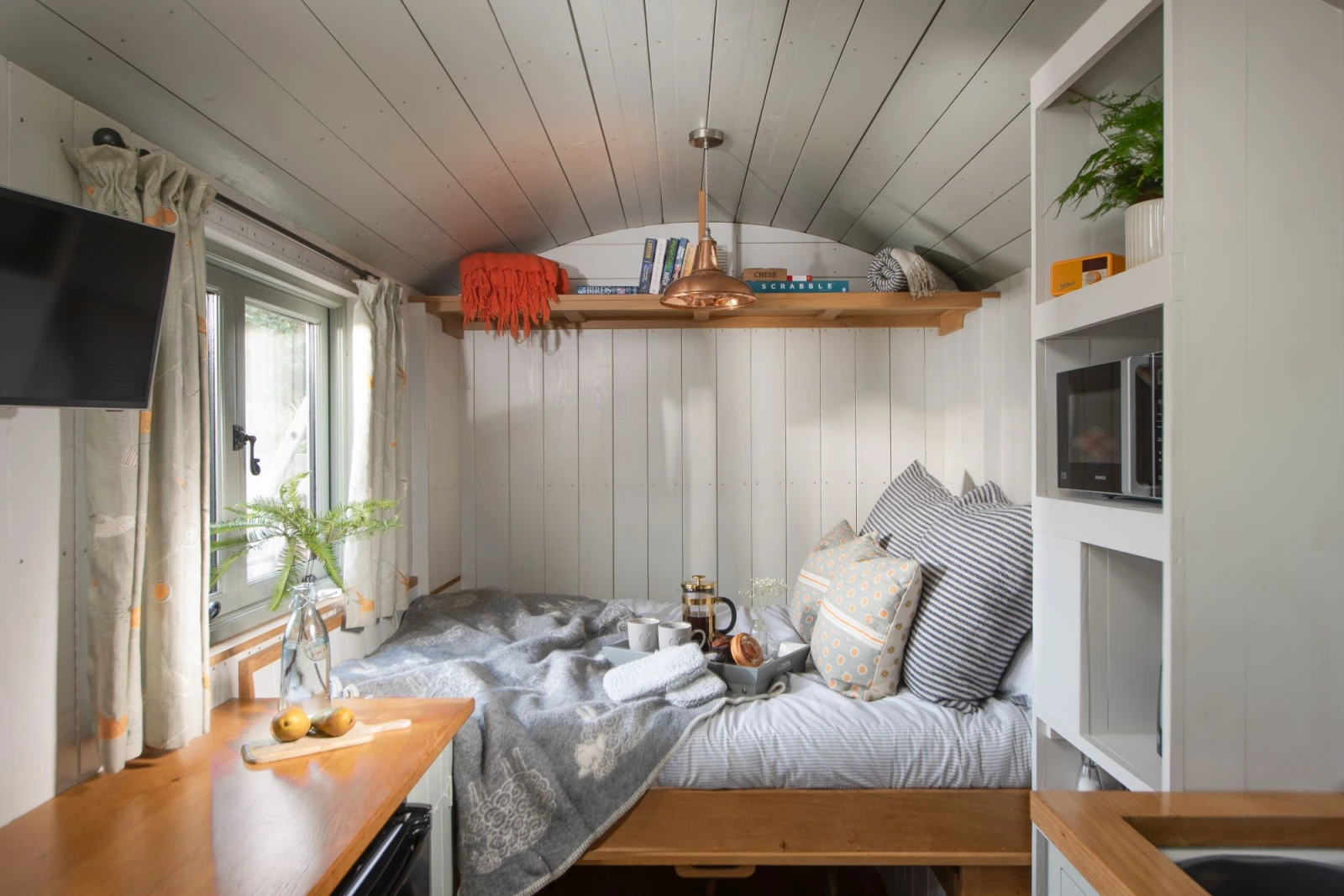 Double Bed, Tv-Devon Heaven Hideaways