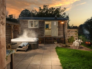 Cherry Blossom, Hot Tub-Devon Heaven Hideaways