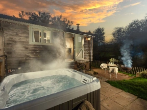 Hot Tub, Seating Area-Devon Heaven Hideaways