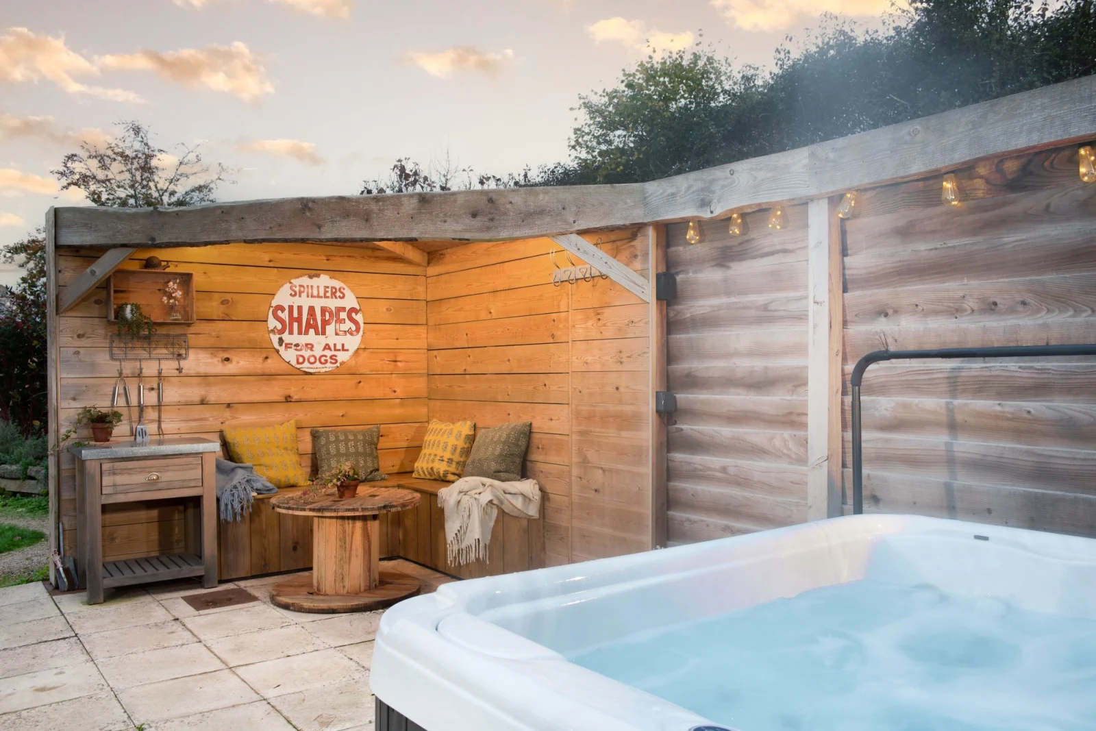 Hot Tub, Outside Seating-Devon Heaven Hideaways