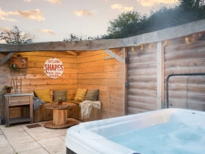 Hot Tub, Outside Seating-Devon Heaven Hideaways