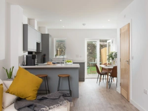 Living space & dining area - Towans Retreat