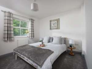 Double Bed, Bedside Table, Bedside Lamps-Hoopers Lodge