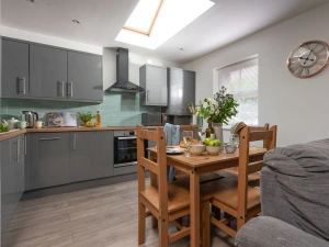 Kitchen, Dining Table-Hoopers Lodge