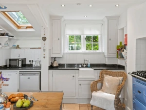 Kitchen, Aga, Dishwasher, ~Washer/Dryer. Dining Table-Good Day Sunshine