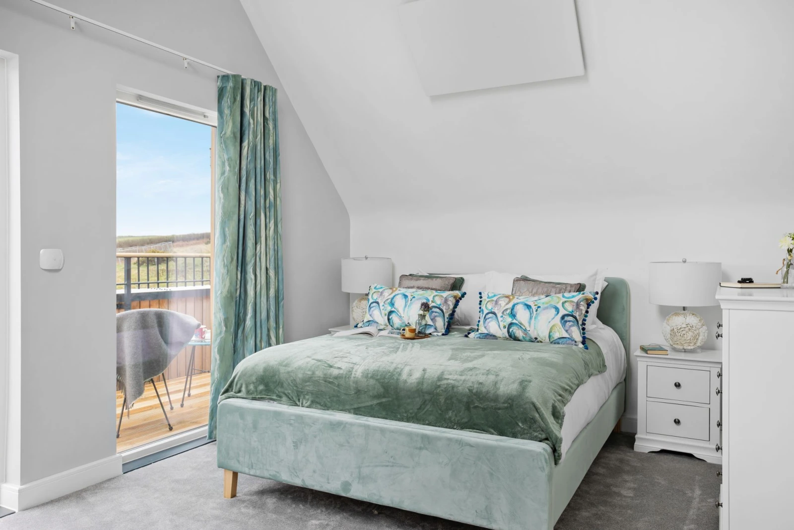 Bedroom 3 with king size bed, bedside tables and access to own balcony - 7 The Vista, Willingcott 