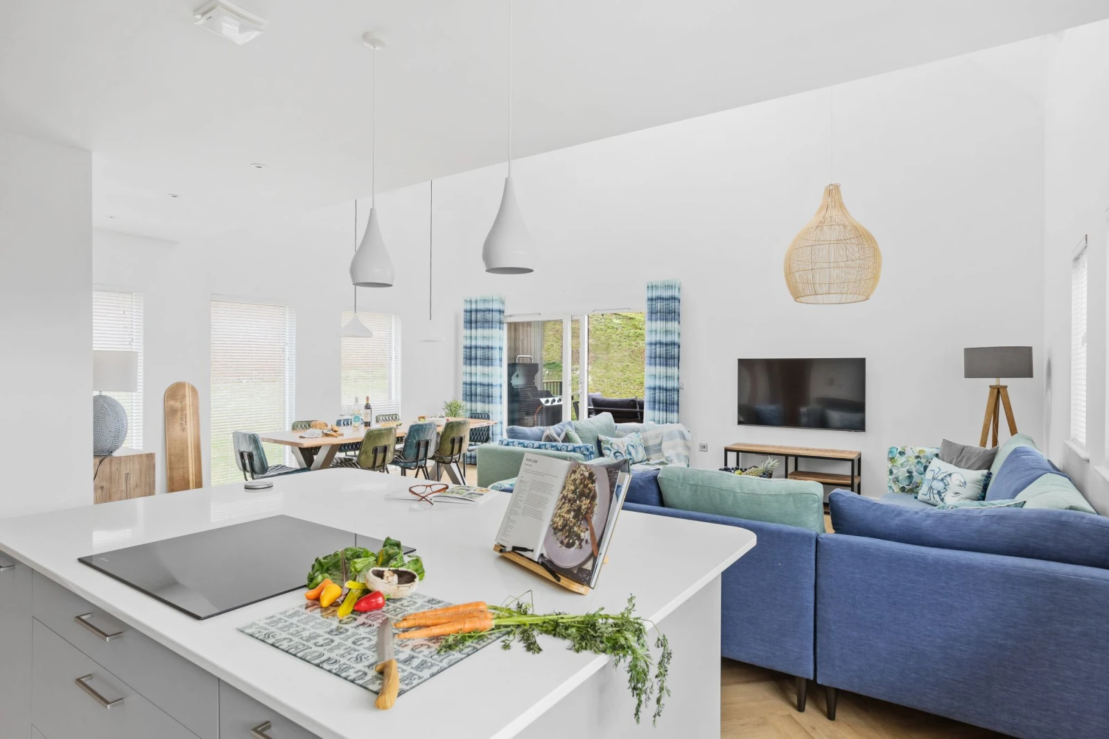 Kitchen island with induction hob - 9 The Vista, Willingcott