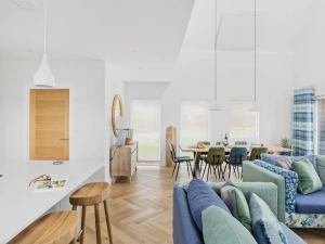 Breakfast bar seating for 3  with table seating for 8 - 9 The Vista, Willingcott