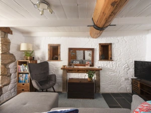 Traditional meet modern in the living area - Old Arch Cottage, The Digey