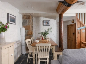 Dining table seating six - Old Arch Cottage, The Digey