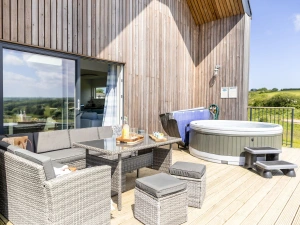 Decked patio with electric hot tub and seating - 2 The Vista, Willingcott
