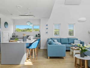 Open plan living area, kitchen island was 3 bar stools -  2 The Vista, Willingcott