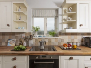 Well equipped kitchen  - Lobbs Cottage