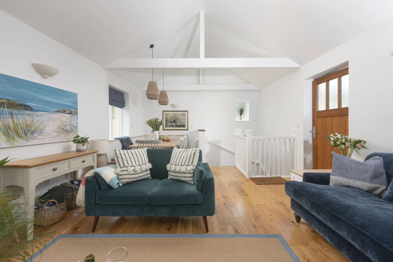 Living room - sofa - free WiFi - Lobbs Cottage