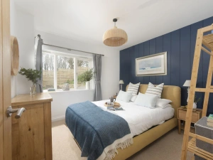 Master bedroom - Lobbs Cottage