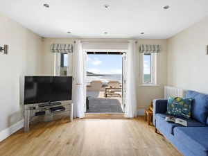 Living space with patio access - 4 Out Of The Blue