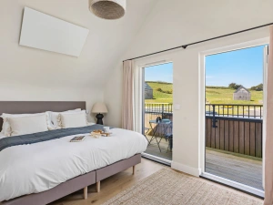 Bedroom 3 with own balcony, king size bed and valley views - 3 The Vista, Willingcott