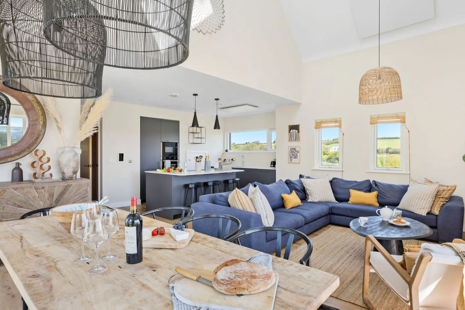 Open plan living with sofa seating for 8 guests - 3 The Vista, Willingcott
