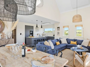 Open plan living with sofa seating for 8 guests - 3 The Vista, Willingcott