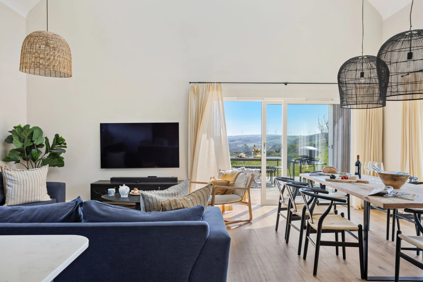 Open plan living with countryside views, smart TV - 3 The Vista, Willingcott