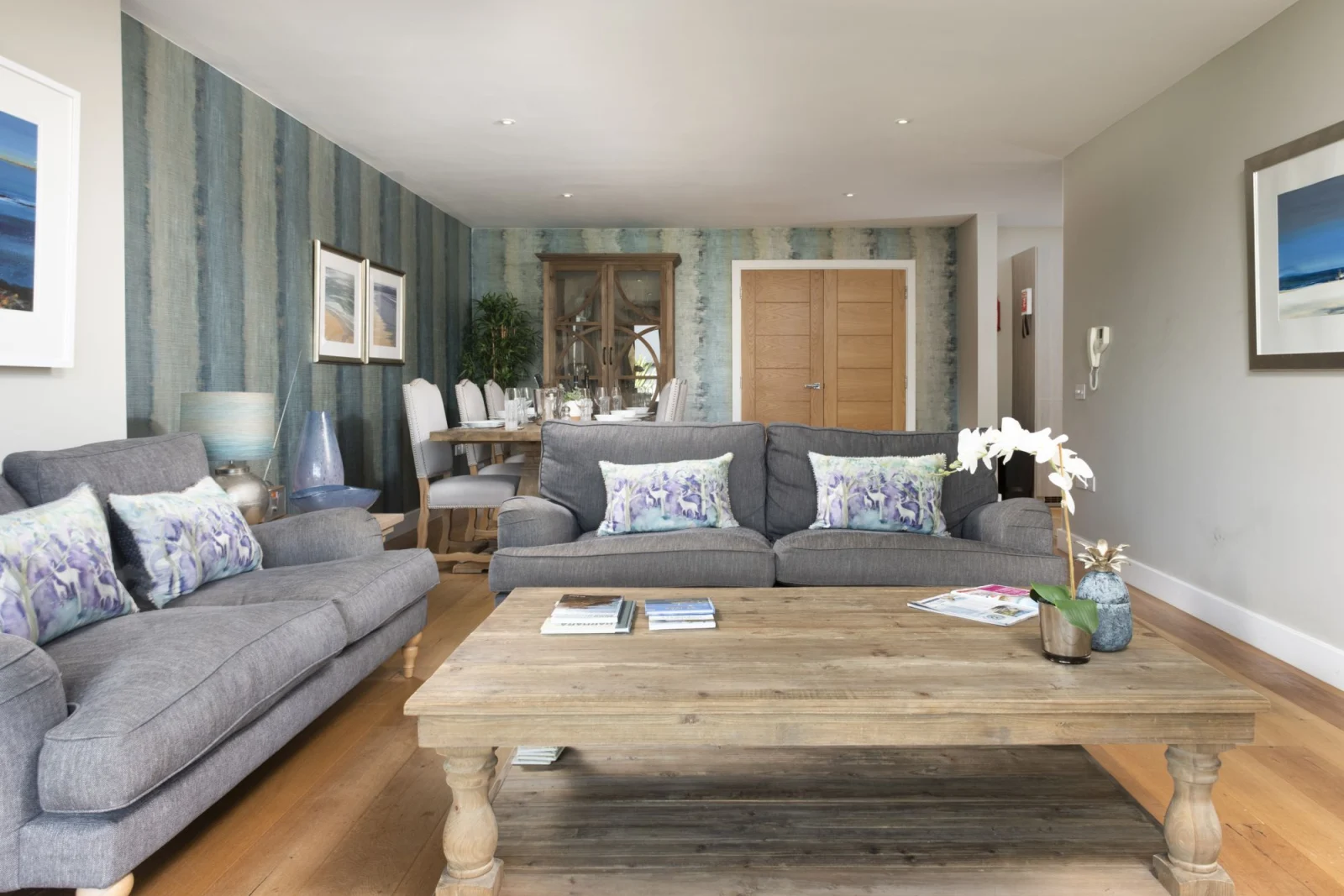 Living room with seating for 4 on the sofas - Rockpool at Salt