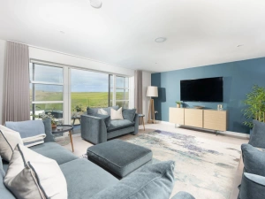 Spacious living space - Sandyford