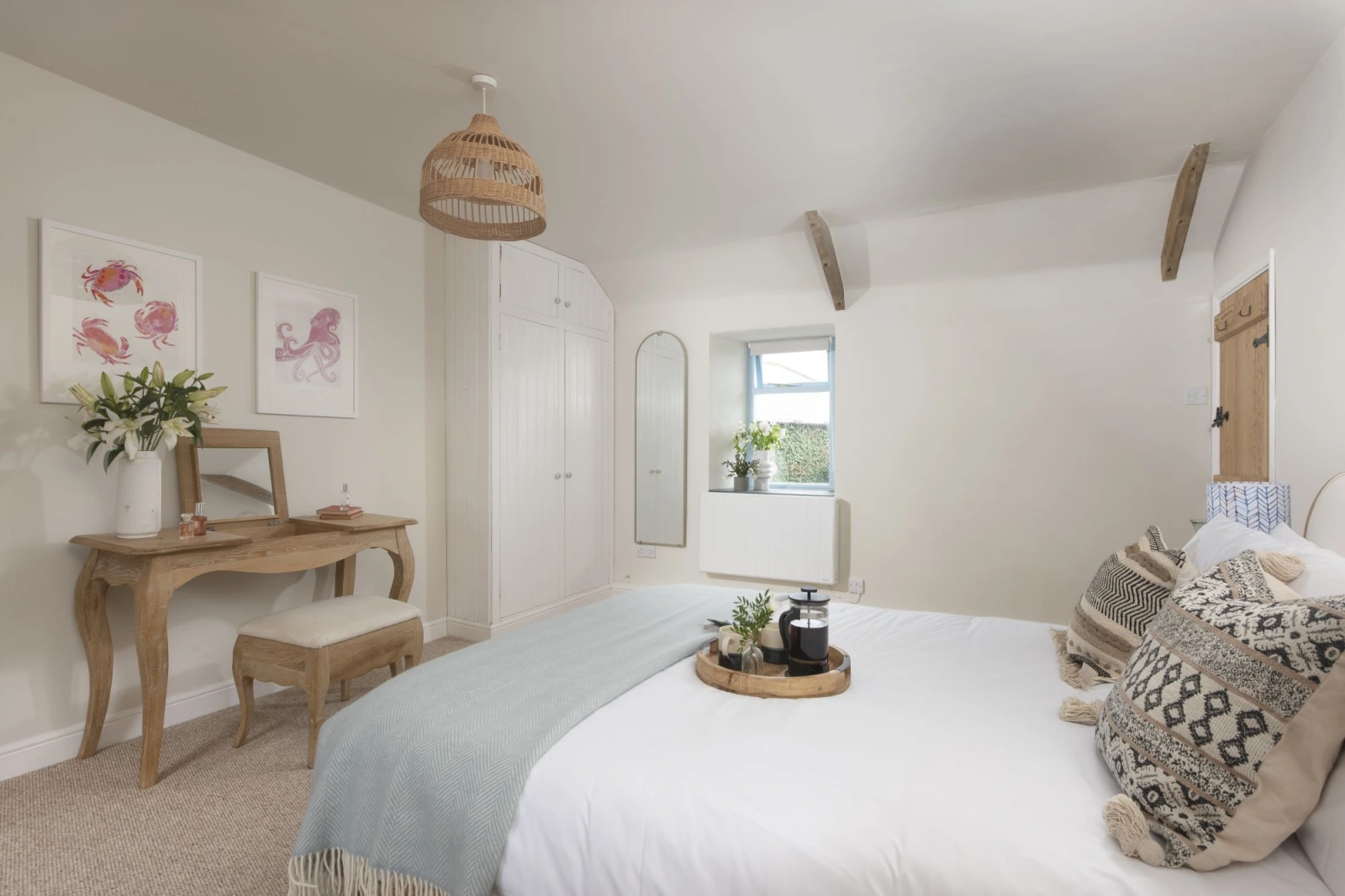 King Sized Bed with a desk and wardrobe - School Cottage 