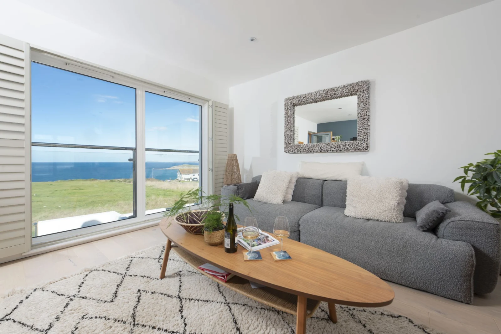 Comfy sofa with a view to the Golf course  - 66 Pentire