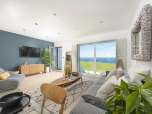 Comfy sofa with sea view - 66 Pentire 