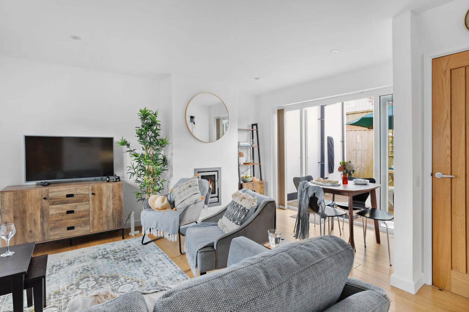 Living area in open plan downstairs of property - Vickery's Cottage