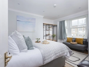 King Size Bed, Sofa, Freestanding Wardrobe- 7 Wheal Ayr