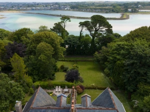 The Elms Garden and Estuary view - The Elms