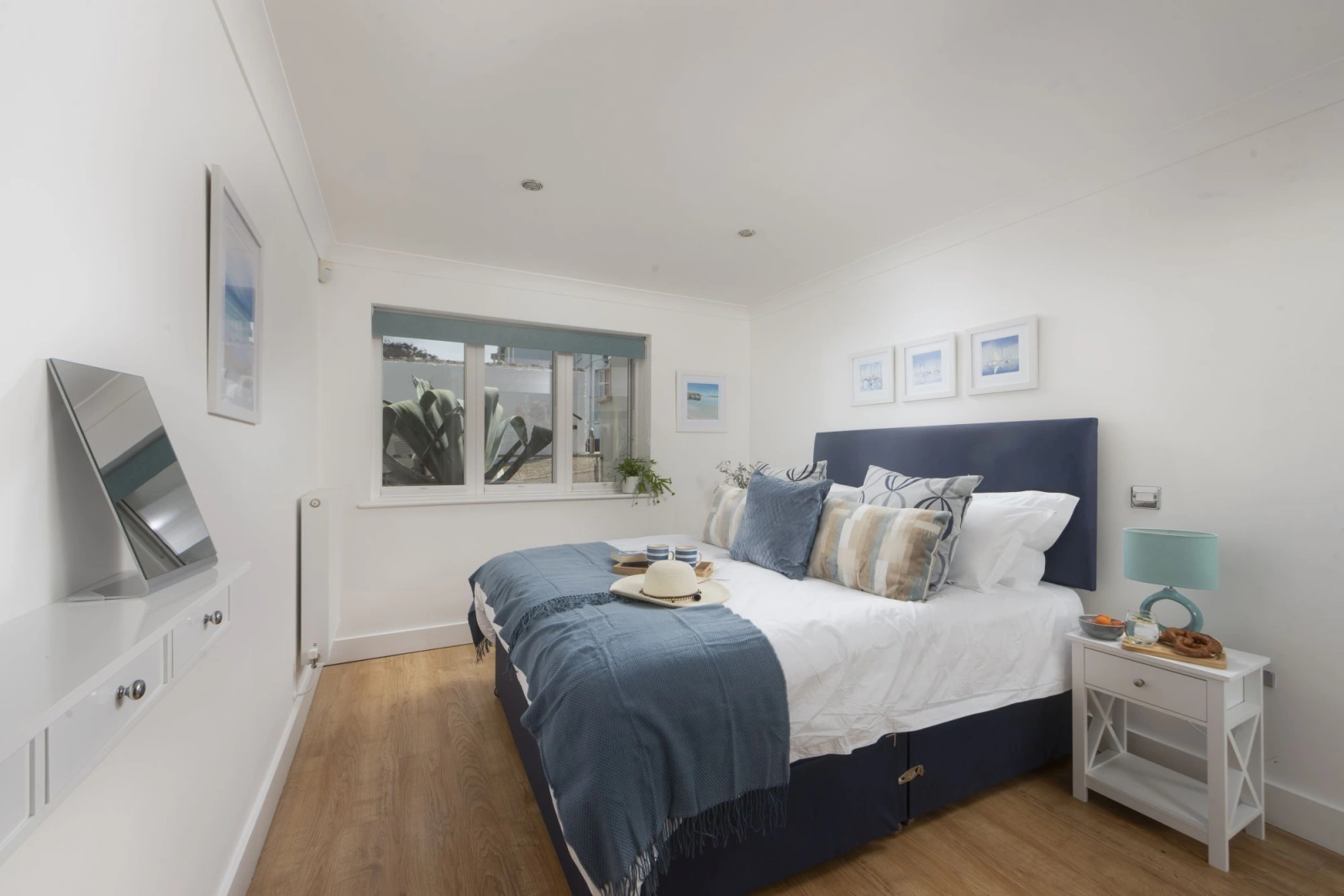 King Size Bed, Bedside Tables, Bedside Lamps-Porthminster Skies