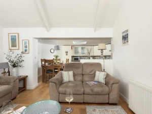 Opposing sofa with seating for 2 - Samson Cottage