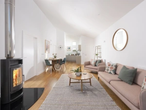 The cosy woodburner and comfortable sofa's - 71 Una