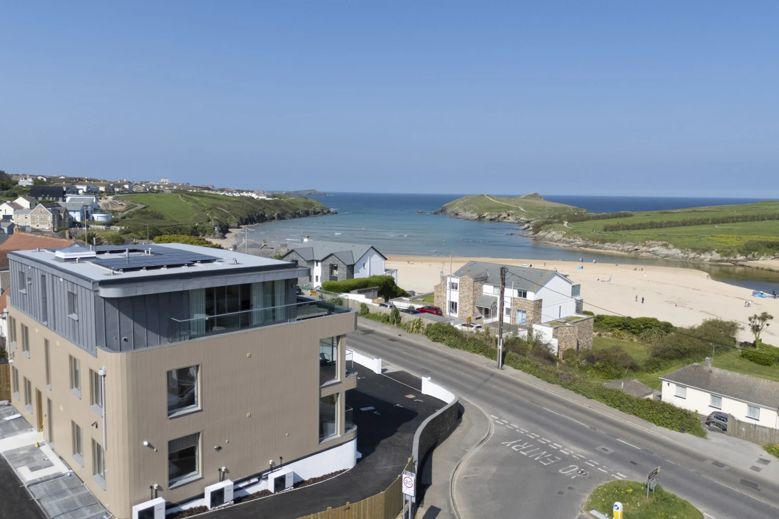 Outside view of the Oasis Sands building