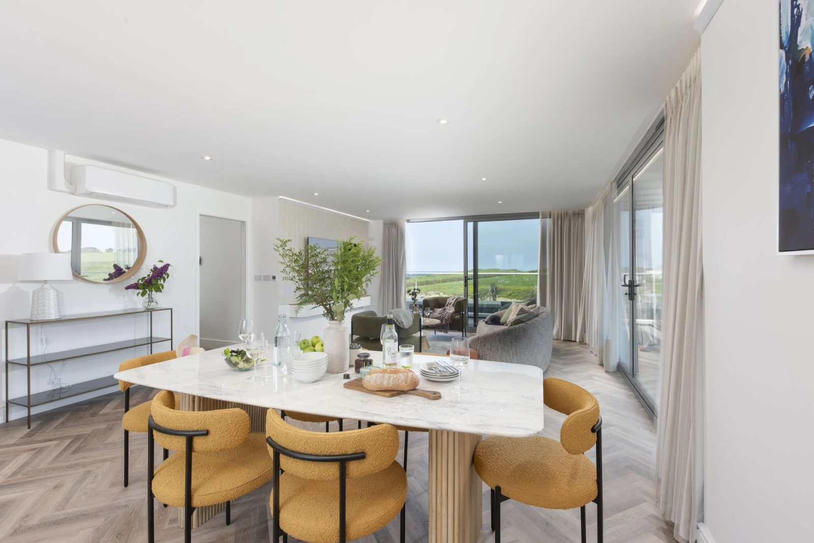 Open plan dining area - Penthouse Oasis Sands